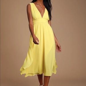 Lulu’s yellow midi dress